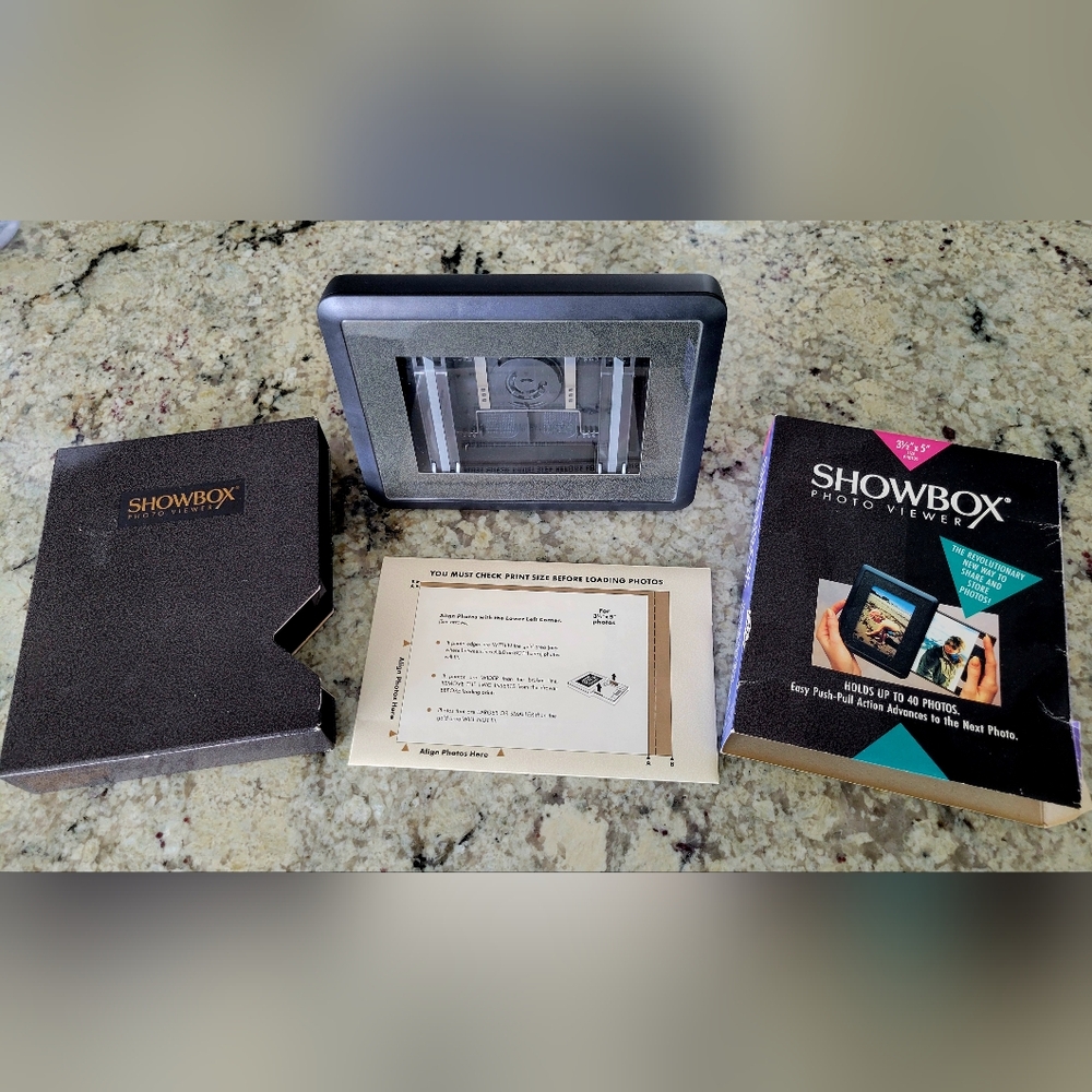 Showbox Photo Viewer - Holds Up To 40 3" X 5" Photos